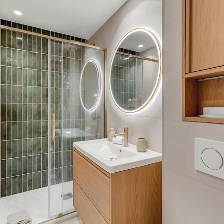 Le Cocon Tropezien - Jardin Prive, 5 Minutes Du Port Apartman *