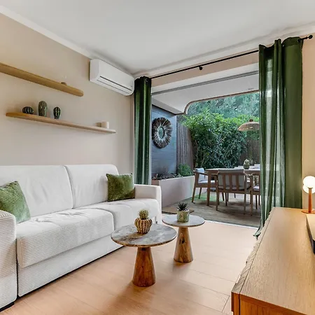 דירה Le Cocon Tropezien Avec Terrasse Privee A 5 Minutes Du Port סן טרופז