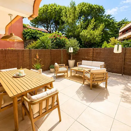 Le Cocon Tropézien Avec Terrasse Privée à 5 Minutes Du Port Apartamento Saint-Tropez