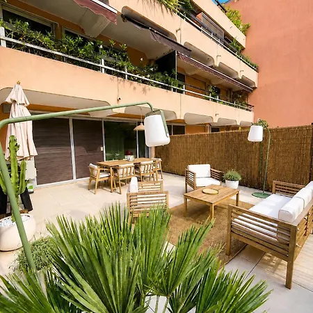 Le Cocon Tropezien Avec Terrasse Privee A 5 Minutes Du Port